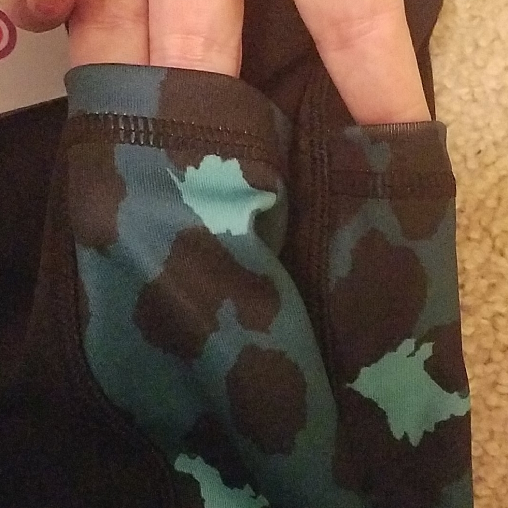 POP Fit NWT Crop Black withLeopard Print Leggings - Picture 4 of 6
